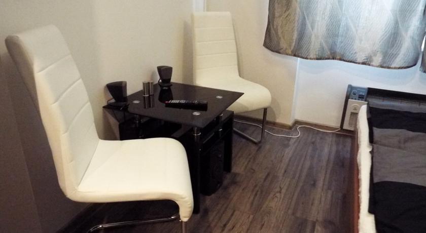 24 Hour-Self Check-In Apartment Namestie Svaeteho Egidia 포프라트 객실 사진